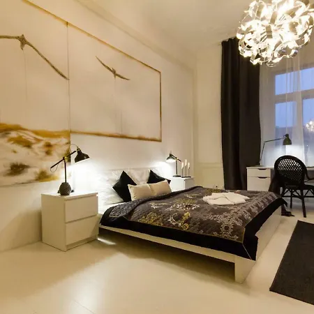 Spinhuissteeg 4 Bedrooms Appartement