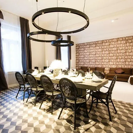 Appartement Spinhuissteeg 4 Bedrooms Amsterdam