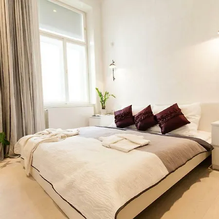 Spinhuissteeg 4 Bedrooms Appartement Amsterdam